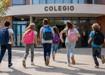 Vuelta al cole 2026: el calendario completo con las fechas de ESO, Bachillerato y universidad en España