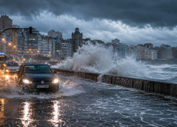 Las lluvias vuelven a golpear Galicia: calles inundadas, más de 1.000 rayos y problemas en varias zonas