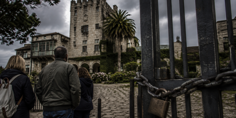 El Pazo de Meirás es público, pero los visitantes no pueden entrar en todas sus estancias: crece la polémica