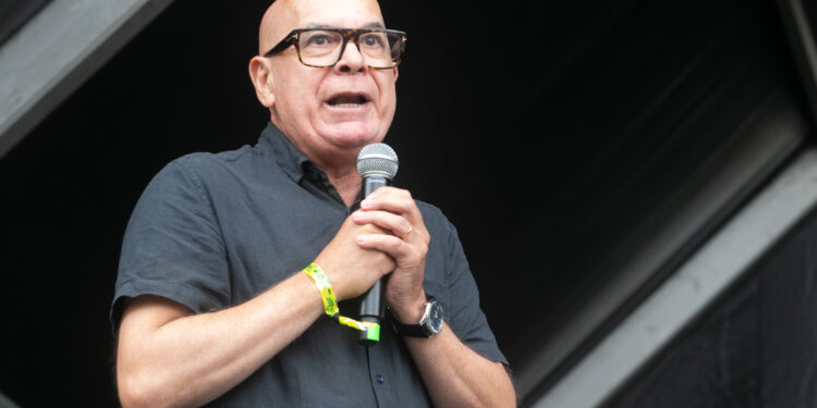 O Festiletras recoñece a Xosé Regueira co Bo e Xeneroso de Honra