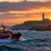 Sucesos en Galicia: un desaparecido aparece muerto en el mar y dos mujeres resultan heridas tras caer a ríos