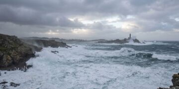 costa de galicia con temporal