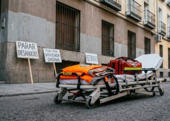 El desahucio de Maricarmen abre un intenso debate sobre vivienda, propiedad y responsabilidad política: el análisis de Antonio Lodeiro en Radio Líder