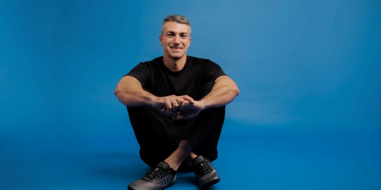 Vuelta al gimnasio sin lesiones: las 5 claves del Dr. Juanjo López, traumatólogo de Carlos Alcaraz