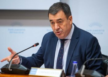 Román Rodríguez fala en Matinal Líder sobre PISA, os móbiles e o futuro da educación en Galicia