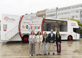 A Coruña acolle a única parada en Galicia da campaña ‘Cambia el filtro’ sobre discapacidade e enfermidades raras