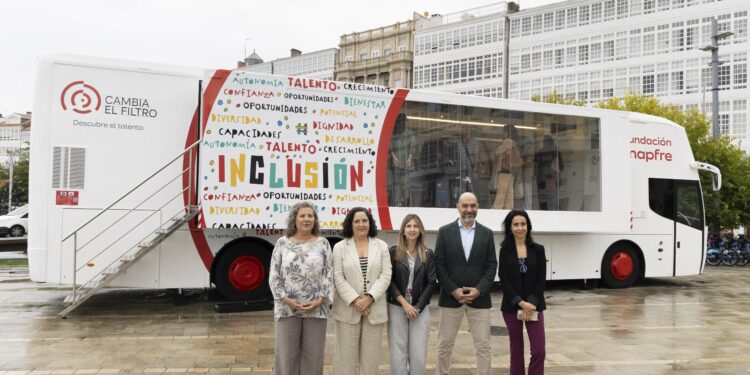A Coruña acolle a única parada en Galicia da campaña ‘Cambia el filtro’ sobre discapacidade e enfermidades raras