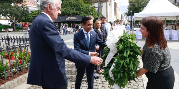 O alcalde de Ferrol preside a ofrenda ao Marqués de Amboage