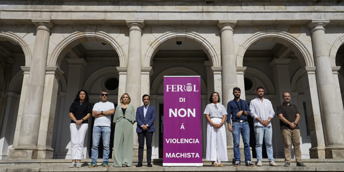 A Corporación municipal secunda un minuto de silencio pola última vítima de violencia de xénero