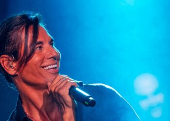 ulio Iglesias Jr. durante la promoción de su espectáculo ‘Julio Iglesias Experience’, con el que actuará en Vigo y A Coruña en octubre de 2026.