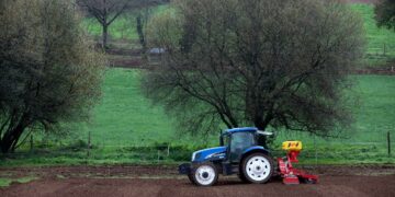 La Xunta anuncia 3,6 millones en ayudas para agricultores y ganaderos gallegos