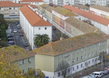 Recimil concentra más de mil viviendas municipales en Ferrol y afronta un proceso de rehabilitación progresiva.