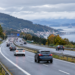 Autovía otoñal junto a la ría