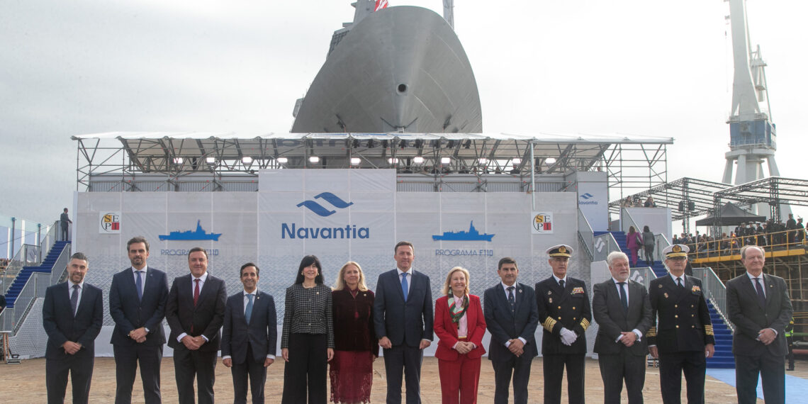 Botadura da fragata F-112 Roger de Lauria nas instalacións de Navantia en Ferrol.