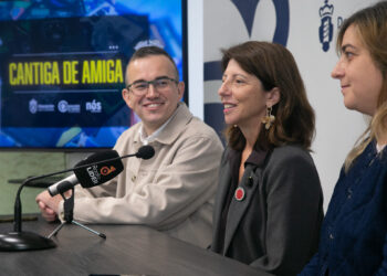 La diputada de Igualdad, Sol Agra, presentó el proyecto junto a Carlos Callón y Rosabel Candal, productora ejecutiva de Nós TV