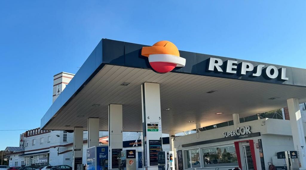 Gasolinera en Alameda de la Sagra con Gasolinera Maruxiña