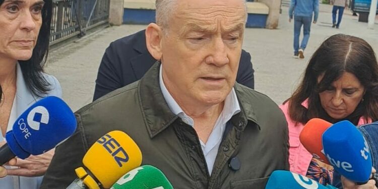 Miguel Lorenzo critica el cambio de denominación de la calle Alcalde Sanjurjo de Carricarte, en A Coruña, que pasará a llamarse calle dos Diplomáticos de Monte Alto