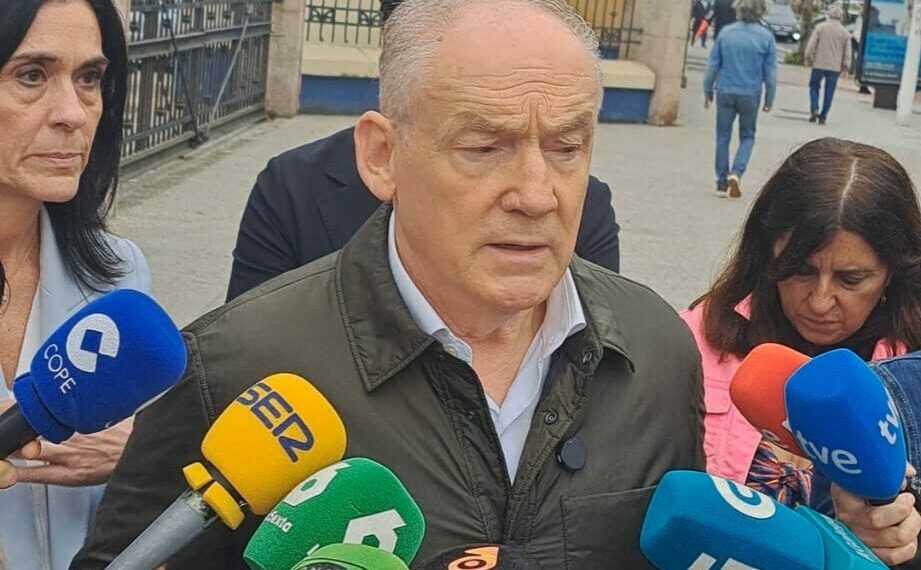 Miguel Lorenzo critica el cambio de denominación de la calle Alcalde Sanjurjo de Carricarte, en A Coruña, que pasará a llamarse calle dos Diplomáticos de Monte Alto