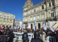 Agentes antidisturbios durante la protesta contra la visita de Santiago Abascal en la plaza de María Pita, A Coruña.