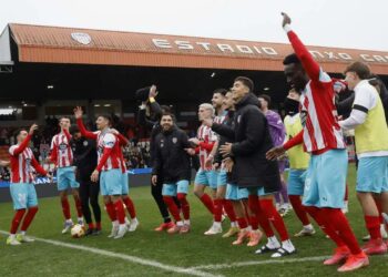 Los jugadores del CD Lugo celebran su victoria ante la UD Logroñés en el Anxo Carro.