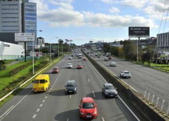 Obras y señalización de tráfico con desvíos en la avenida Alfonso Molina de A Coruña