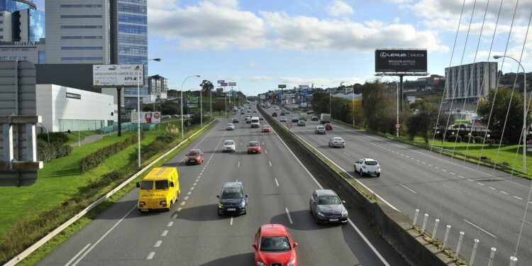 Obras y señalización de tráfico con desvíos en la avenida Alfonso Molina de A Coruña