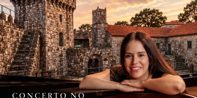 Espectáculo musical en el Castelo de Vimianzo, en la Costa da Morte.