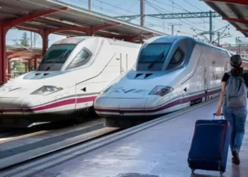 España busca respuestas tras las tragedias ferroviarias de Adamuz y Urda.