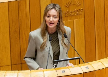 El presidente de la Xunta de Galicia, Alfonso Rueda, durante su intervención en la que ha valorado la reorganización de su gabinete tras confirmarse la marcha de Fabiola García hacia las listas del Congreso de los Diputados de cara a las próximas citas electorales.