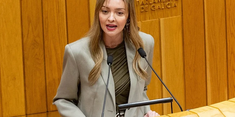 El presidente de la Xunta de Galicia, Alfonso Rueda, durante su intervención en la que ha valorado la reorganización de su gabinete tras confirmarse la marcha de Fabiola García hacia las listas del Congreso de los Diputados de cara a las próximas citas electorales.