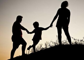 familia en relieve