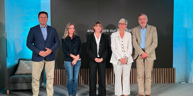 El informe de riesgos futuros de AXA analiza las amenazas de la inteligencia artificial y el cambio climático.