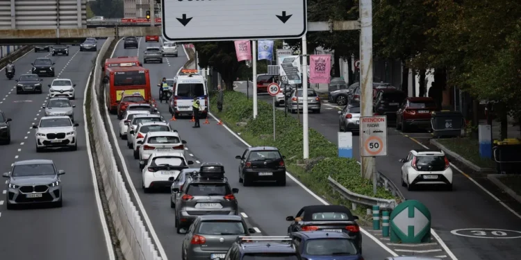 A Coruña busca soluciones a los atascos en sus principales accesos