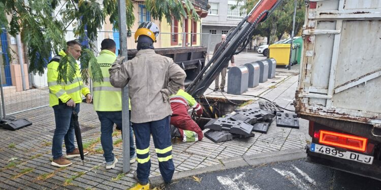 Ferrol inicia a retirada dos contedores soterrados na rúa Espírito Santo, en Ferrol Vello.