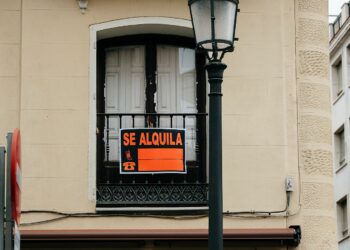 letrero se alquila en asturias