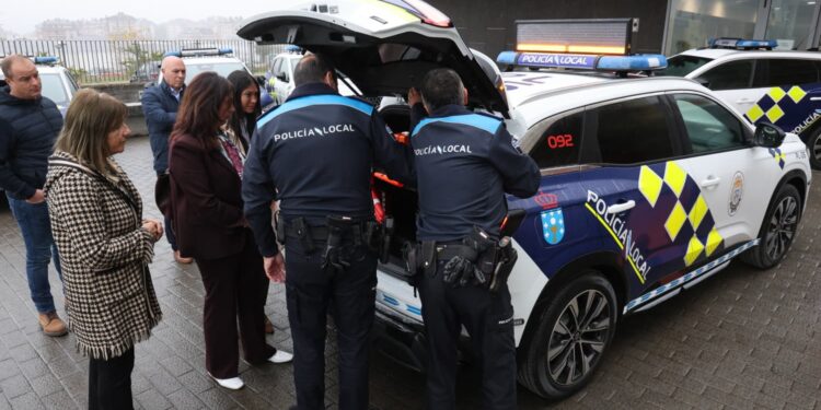 El Concello de Lugo incorpora seis vehículos híbridos para reforzar los medios materiales de la Policía Local.