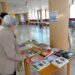 Cedeira pone en marcha «Rapetando historias», un nuevo punto lector sénior para acercar los libros y la cultura a las personas mayores.