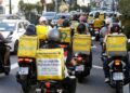 Los repartidores de Glovo en Vigo han convocado cuatro jornadas de huelga para reclamar mejoras salariales y laborales.