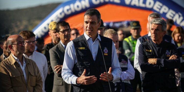 Pedro Sánchez visita el CECOPI de Toledo y promete esclarecer las causas del accidente ferroviario de Urda.