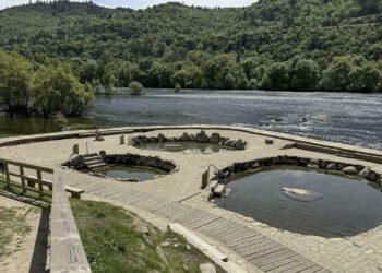 pozas termales públicas de Ourense junto al río Miño