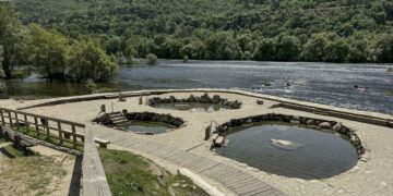 pozas termales públicas de Ourense junto al río Miño