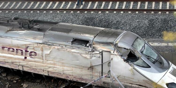 Los accidentes de Urda y Adamuz reabren el debate sobre la seguridad ferroviaria en España.