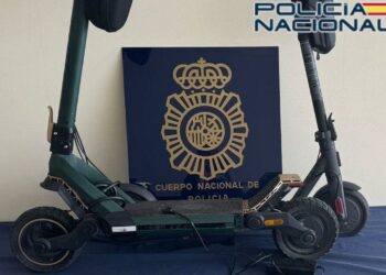 Material incautado en una operación contra el tráfico de drogas en el Agra do Orzán, A Coruña.